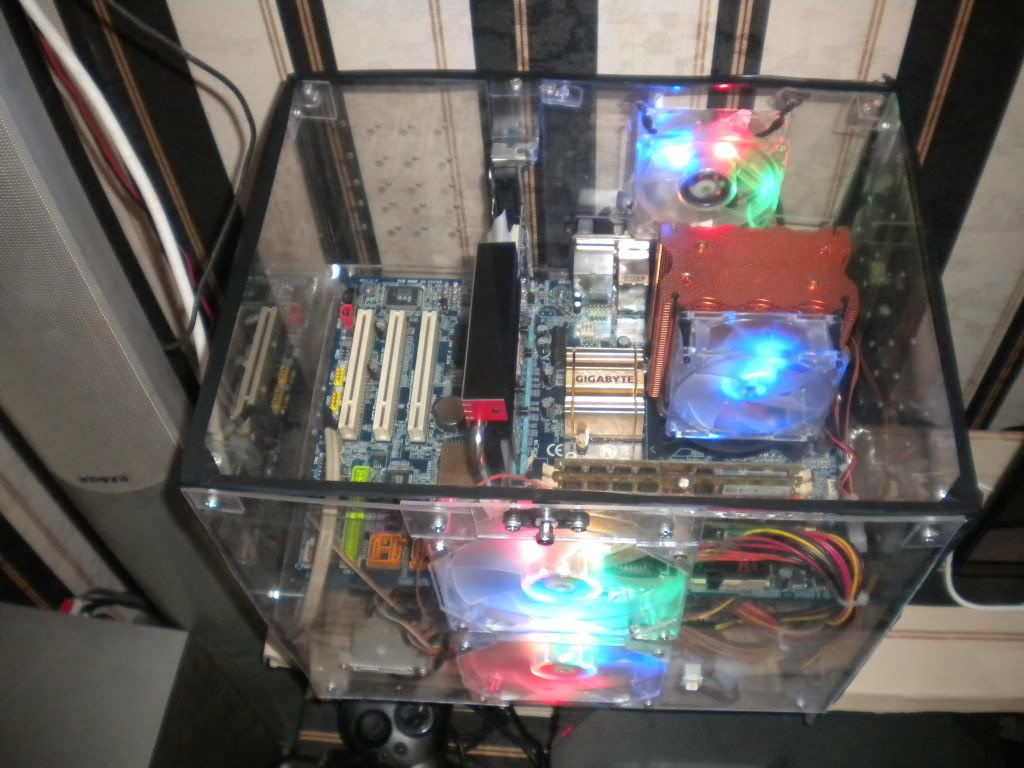 Case Mica làm bằng công cụ thô sơ.