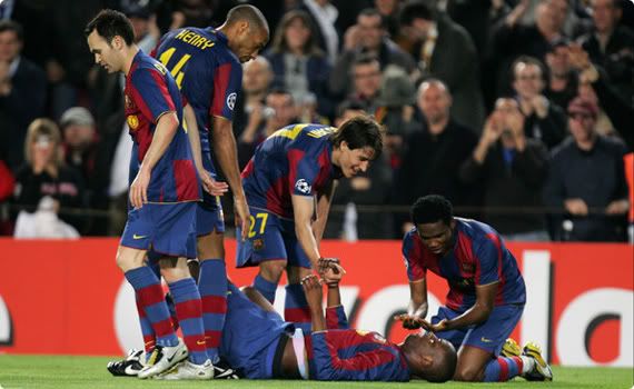 Barcelona celebrate Yaya Touré's calm finish to put the Catalans in command