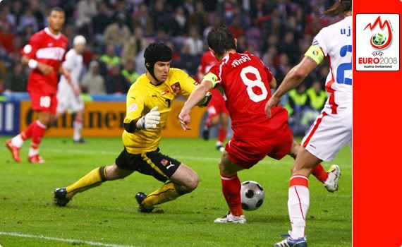 Turkey v Czech - Cech fumbles the ball onto the feet of on coming substitute Nihat Kahveci