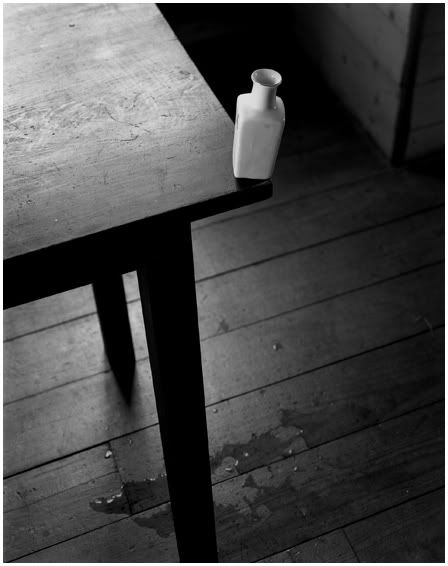 table_vase_full.jpg image by yosigo