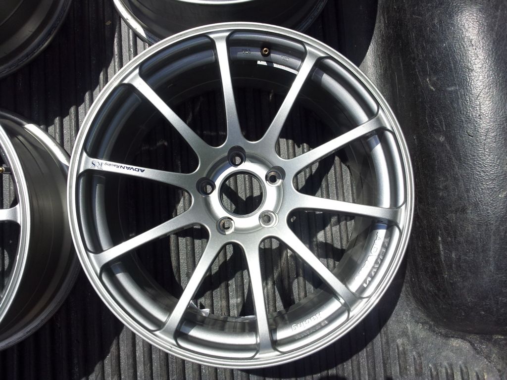 FS USA NV NV Advan RS 18x9 29 5x114 Silver With Toyo R1R 255