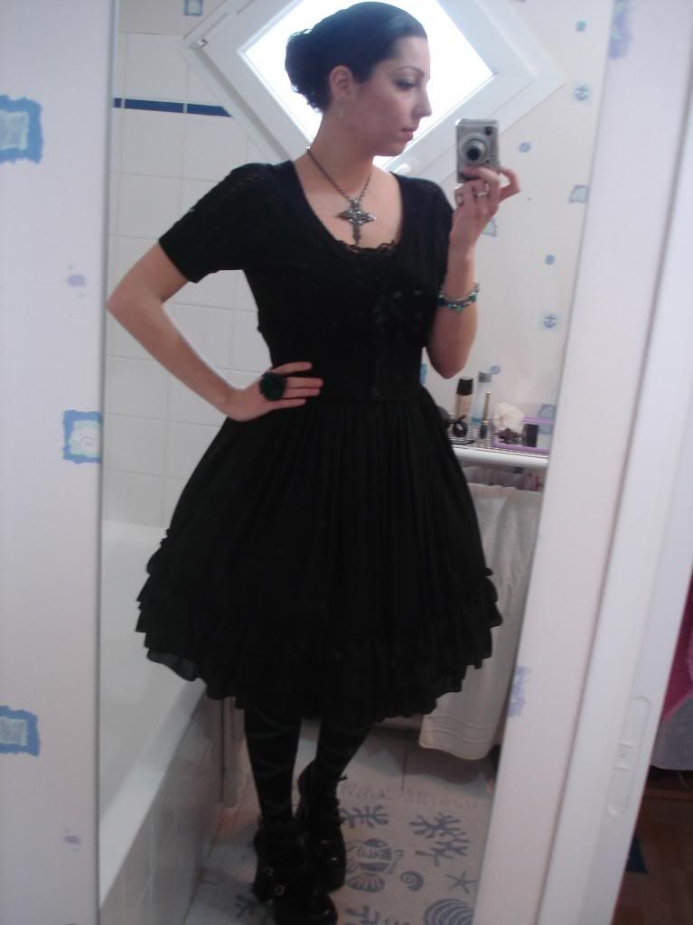 casual gothic lolita