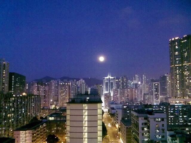 2010-05-27-moon