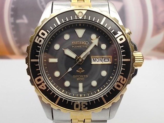 SEIKO KINETIC SPORTS 200 2-TONE DAY/DATE WATCH 5M43-0A40 | eBay