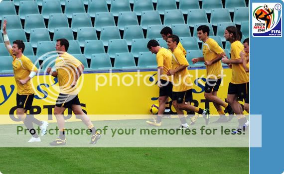Kewell and Neil lead the pack out at a rare week of training sessions
