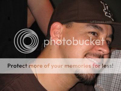 http://i236.photobucket.com/albums/ff292/E_Shinoda7/Linkin%20Park/fmsg_083.jpg